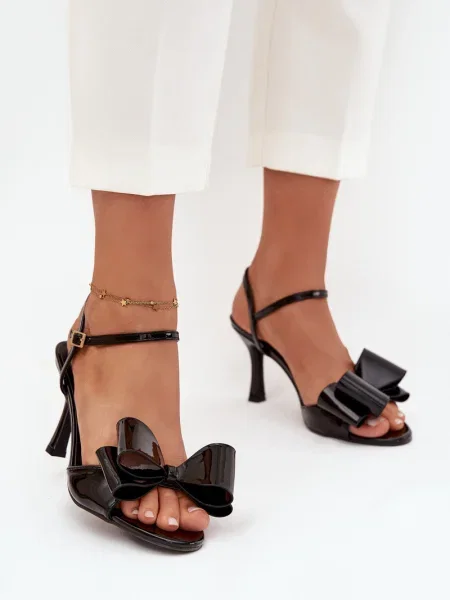 Lakované sandály Boto s mašlí černé