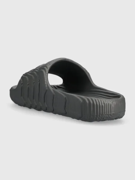 Шльопанці adidas сірий