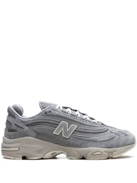 Sneakerși New Balance din piele de căprioară gri
