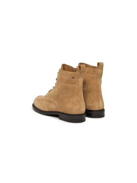 Gležnjarji Tommy Hilfiger Enamel Flag Suede Lace-Up Boot bež