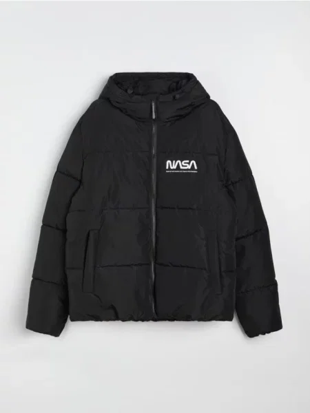 Sinsay Prošívaná puffer bunda s kapucí NASA černá