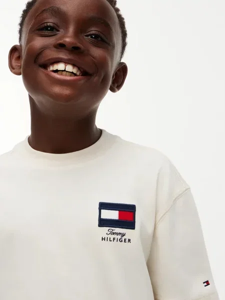 Tommy Hilfiger тениска за деца от с бежово