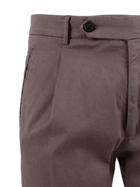 Pantaloni Berwich plisate maro