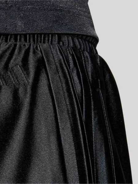 Szorty dresowe o kroju loose fit z paskami w kontrastowym kolorze Adidas Sportswear czarne