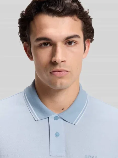 Koszulka polo o kroju relaxed fit z kołnierzykiem w kontrastowym kolorze Boss Orange