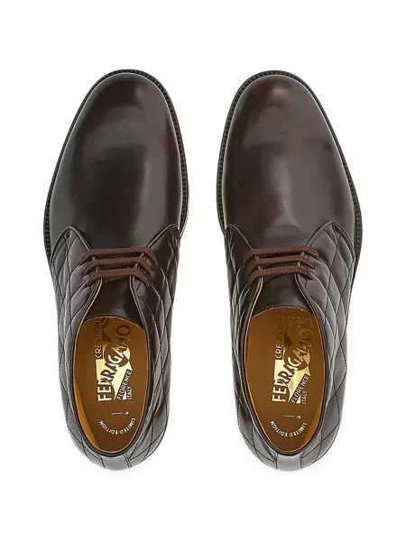 Matlasat ghete desert Ferragamo din piele maro