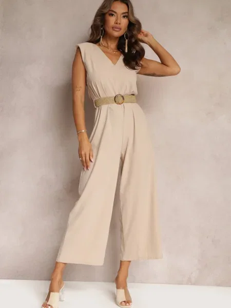 Salopeta Lungă cu Decolteu Triunghiular și Decorativă cu Cataramă Malkah bej