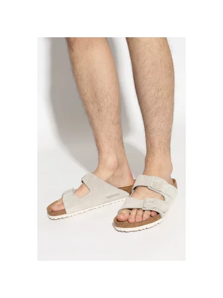 Klapki Birkenstock zamszowe szare