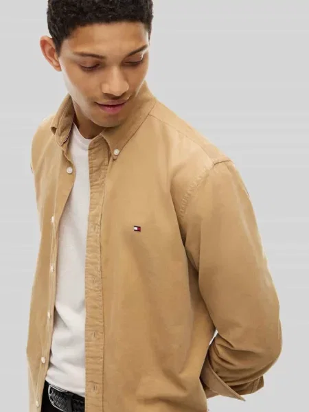 Koszula casualowa o kroju regular fit z czystej bawełny Tommy Hilfiger beżowa