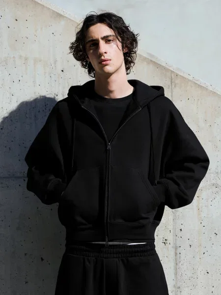 Bershka Tepláková bunda čierna