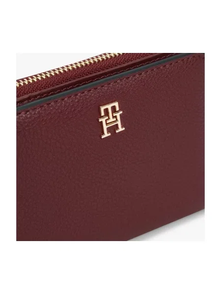 Tommy Hilfiger Pénztárca Th Icon Med Za W/ Flap Seasonal Bordó