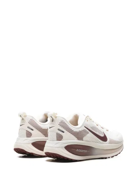 Sneakerși Nike Vomero alergare alb
