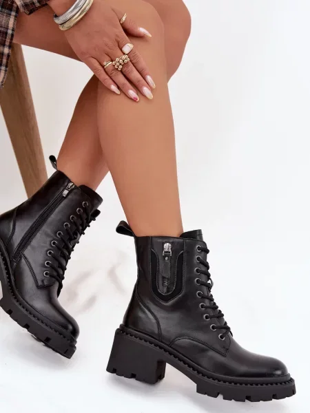 Kožené kozačky Vinceza na klínovém podpatku černé