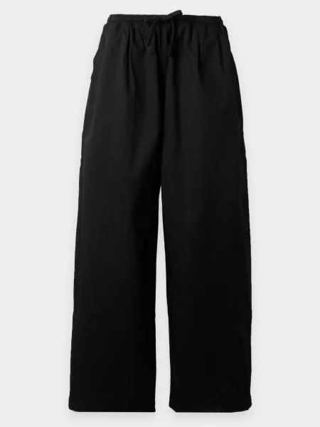 Nike Sportswear Pantaloni cutați negru