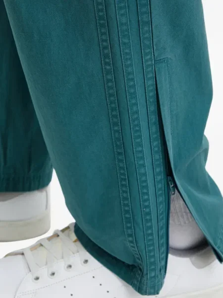 Бягане панталон Adidas с качулка на райета черно