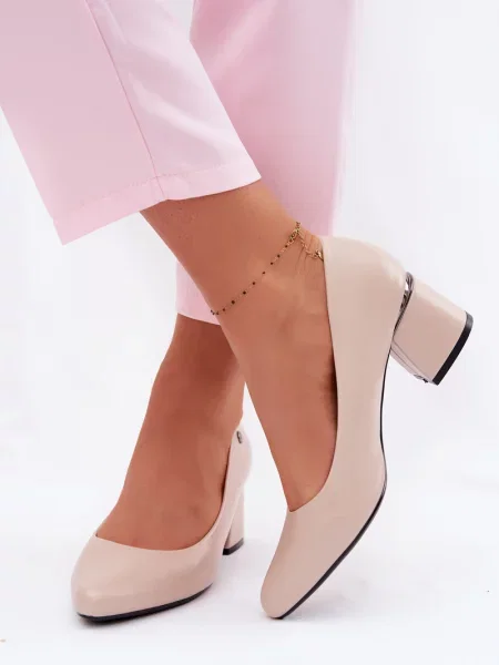 Полуотворени обувки Vinceza с нисък ток бежово