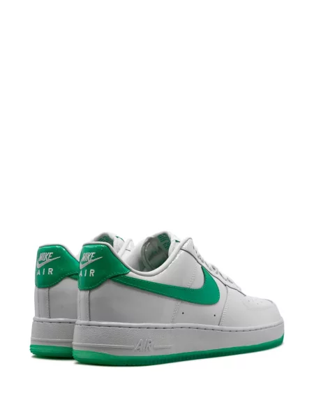 Pantofle Nike bílé
