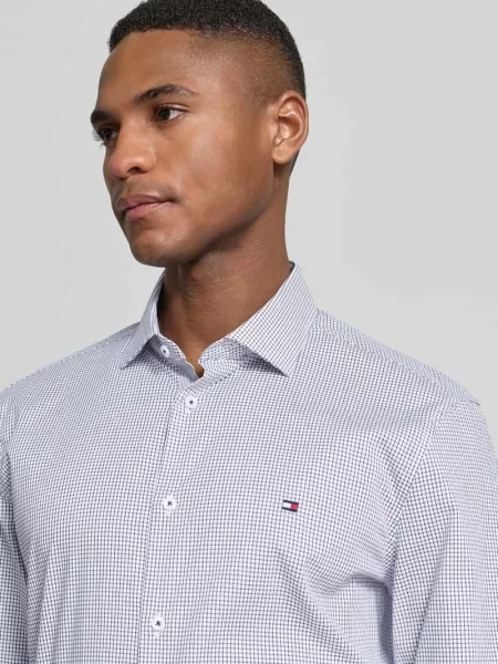 Koszula casualowa o kroju slim fit z mieszanki bawełny Tommy Hilfiger czarna