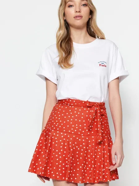 Pantaloni scurti tip fusta Trendyol cu talie înaltă cu buline tricotate