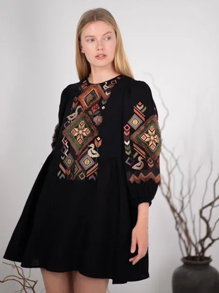 Льняное платье Edelvika черное