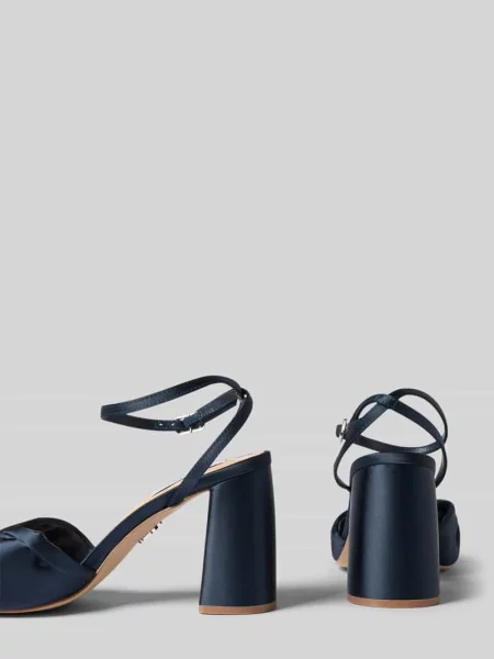 Sandały na z słupek model Meladi' Steve Madden białe