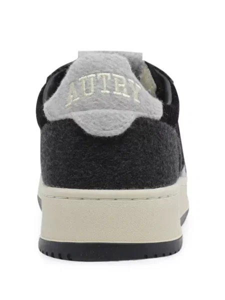 Sneakerși Autry negru