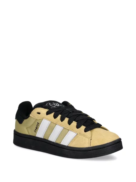 Sneakerși Adidas Gazelle din piele de căprioară cu decolteu rotund alb