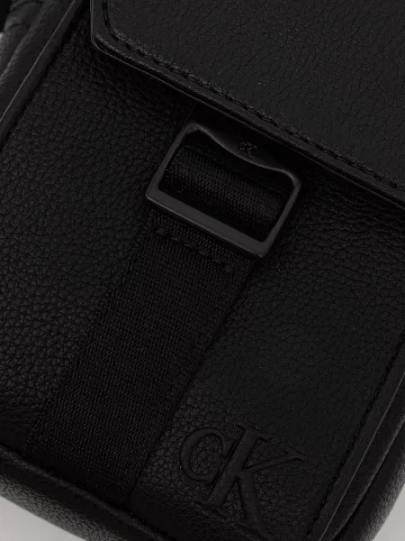 Válltáska Calvin Klein Webbing Strap Slim Reporter fekete