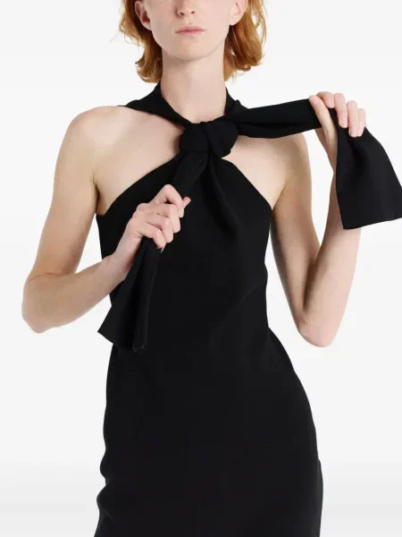Rochie A.w.a.k.e. Mode de costum negru