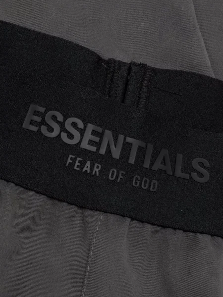 Cargo hlače Fear Of God Essentials siva