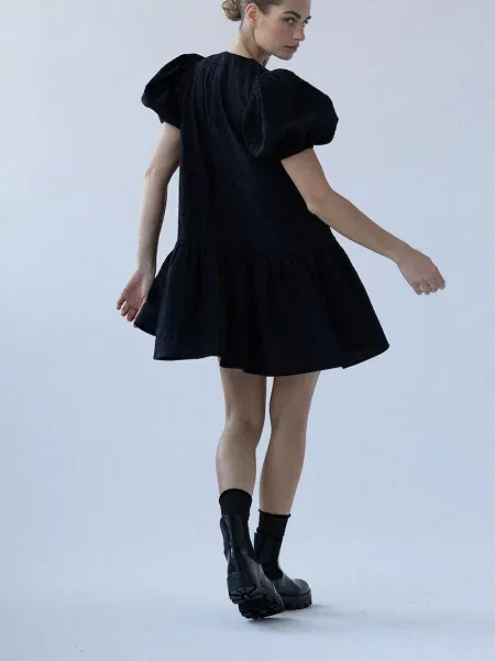 Muuv. rochie evazată cu CHILE negru