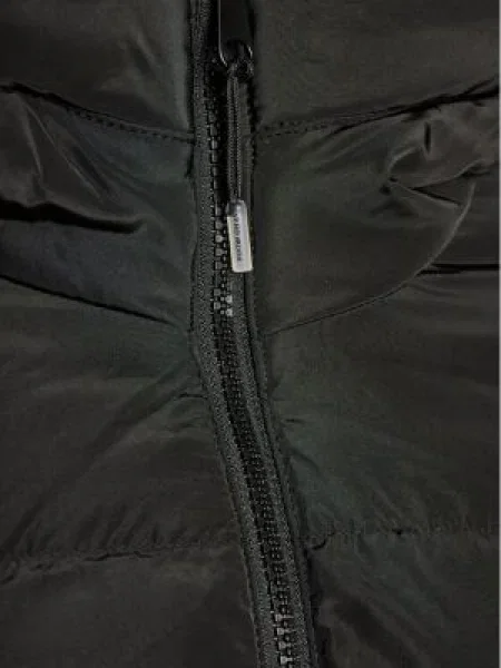 Vero Moda Curve Vatovaná bunda Čierna