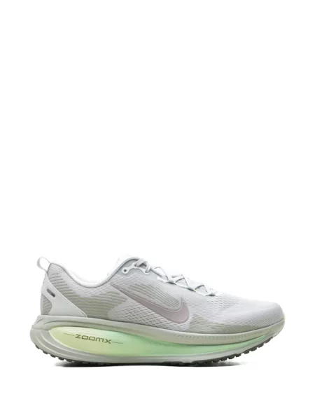 Sneakerși Nike Vomero gri
