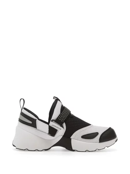 Sneakerși Jordan alb