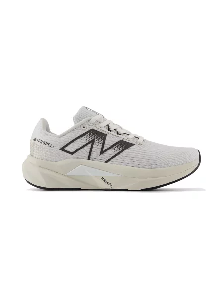 New Balance Kobiety Buty sportowe New Balance Size: 4 biały