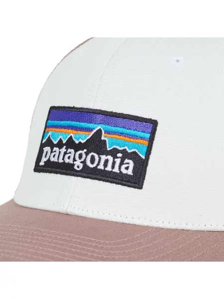 Čepice Patagonia s autogramem bílý