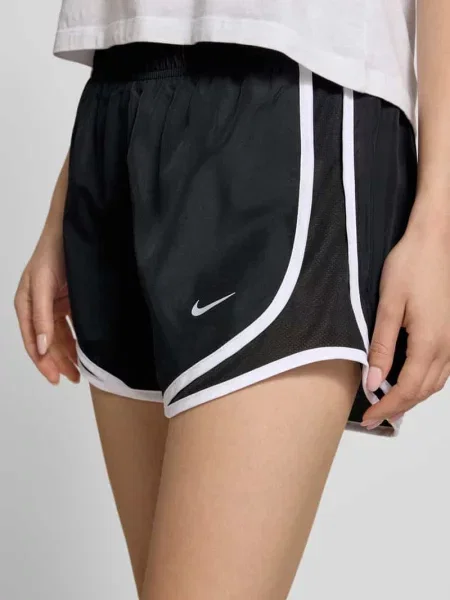 Szorty z logo i elastycznym pasem Nike Training czarne