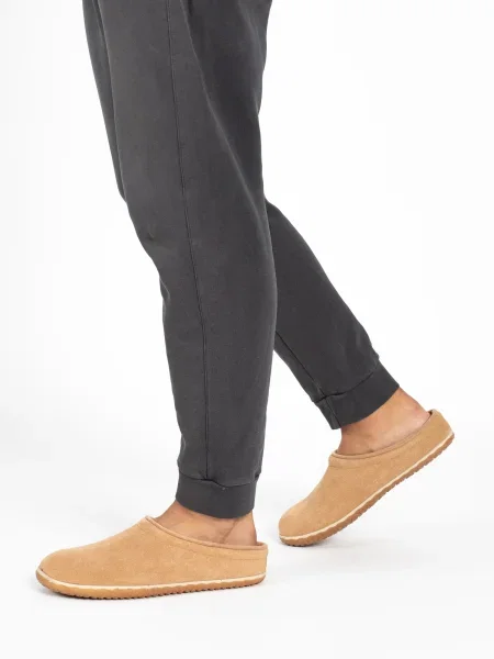 Minnetonka Papuci de casă Taylor' maro