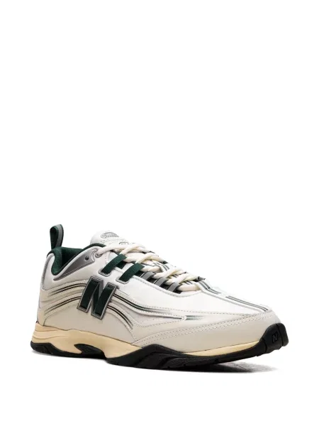 Sneakerși New Balance din piele de căprioară alb