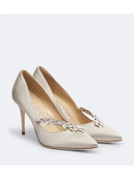 Pantofi cu toc Manolo Blahnik din satin bej