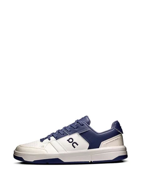 Sneaker On autogrammal fehér