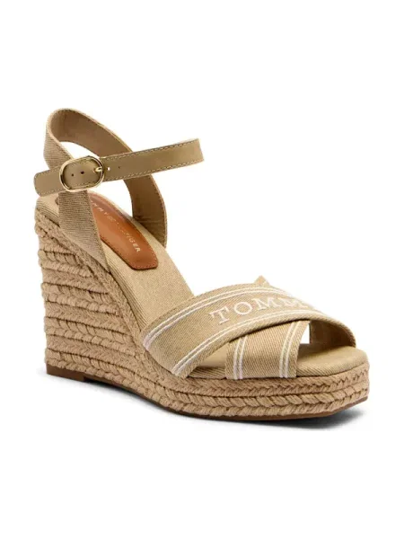 Sandale Tommy Hilfiger cu pană bej