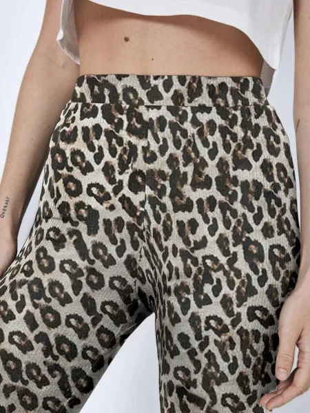 Noisy May Pantaloni din Pasa Maro Regular Fit alb