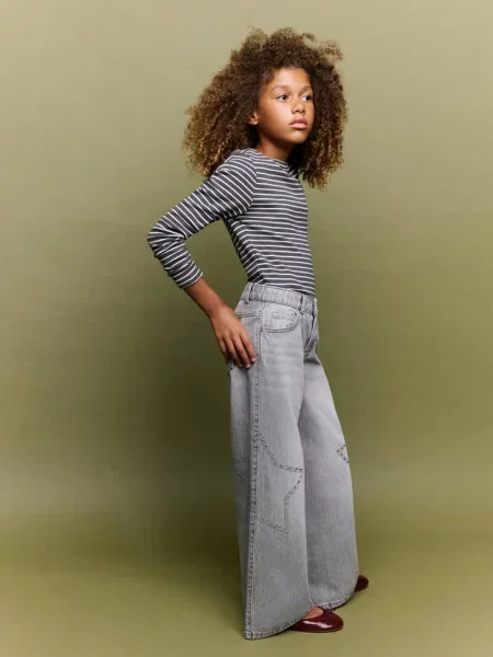 Jeansy wide leg z gwiazdami denim Dzieci lata MANGO KIDS szary
