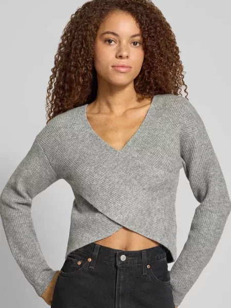 Sweter krój regular fit z dodatkiem wełny model PCSILLY' Pieces