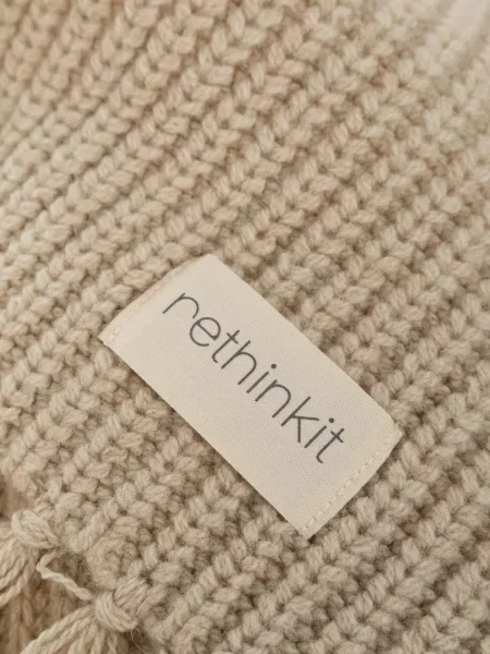 Fular Rethinkit Studios cu franjuri tricotate