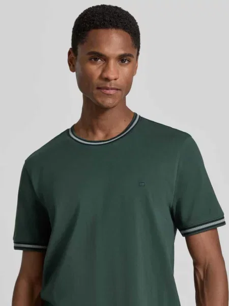T-shirt w kroju regular fit z haftowanym logo Christian Berg Men zielona