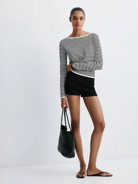 Sweter dzianinowy w paski kremowy / écru Kobieta S MANGO