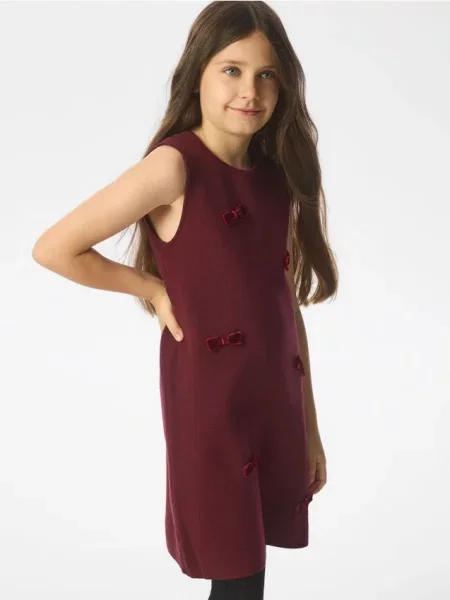 Reserved Rochie cu conținut ridicat de carmin