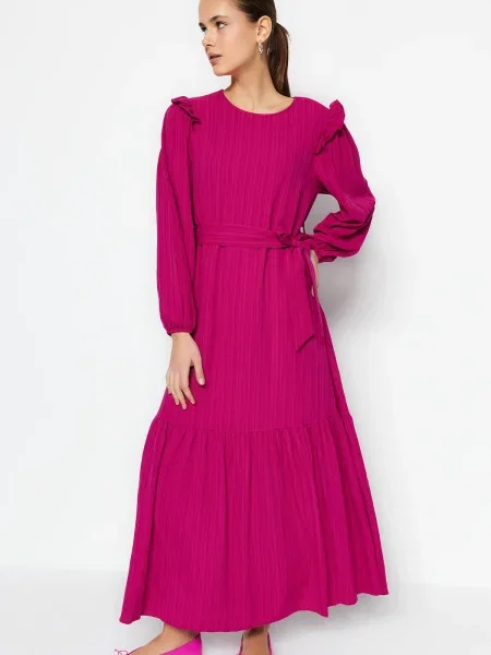 Rochie Trendyol cu volane fucsie